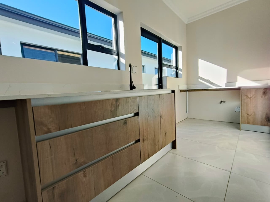 4 Bedroom Property for Sale in Fountains Estate Eastern Cape